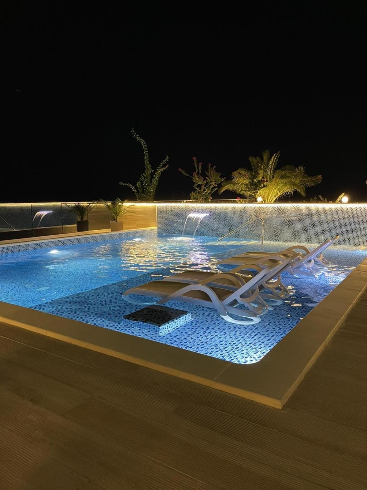 Apartments D'Hermes Ulcinj Esterno foto